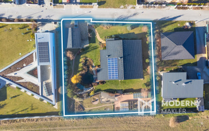 Na predaj jedinečné rodinné sídlo s kúpacím jazierkom a výhľadom na Vysoké Tatry