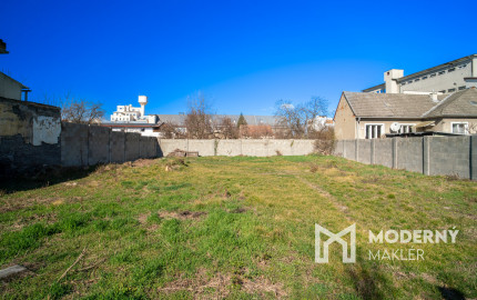 Na predaj rovinatý pozemok na výstavbu v Piešťanoch