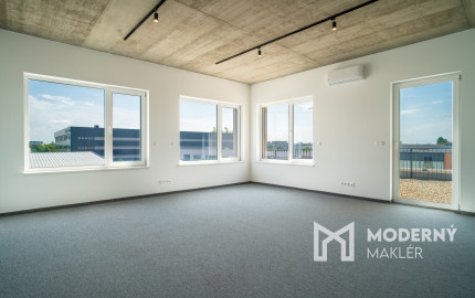 Na predaj 3-podlažná polyfunkcia na Zavarskej ulici v Trnave