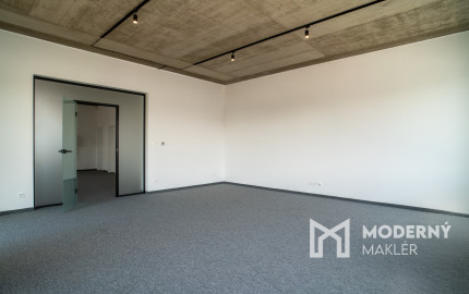 Na predaj 3-podlažná polyfunkcia na Zavarskej ulici v Trnave