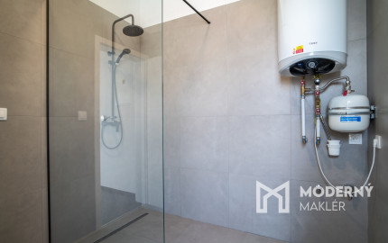 Na predaj 3-podlažná polyfunkcia na Zavarskej ulici v Trnave