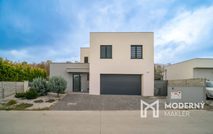 Na predaj exkluzívny 5-izbový rodinný dom v obľúbenej lokalite Trnavy