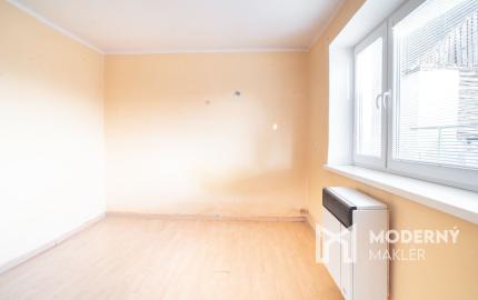 Na predaj veľký 5 – izbový rodinný dom v obci Marhaň