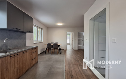 Na prenájom kompletne zrekonštruovaný 4-izbový byt v Tepličke nad Váhom