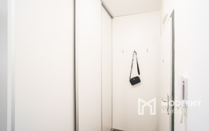 REZERVOVANÉ: Na predaj kompletne zariadený 2-izbový byt v centre Banskej Bystrice