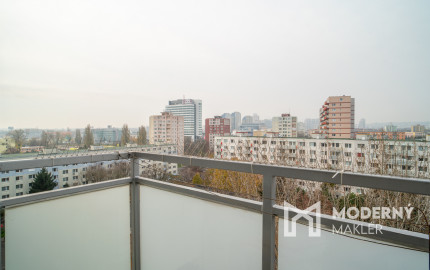 Na predaj 2-izbový byt s balkónom po kompletnej rekonštrukcii v Ružinove