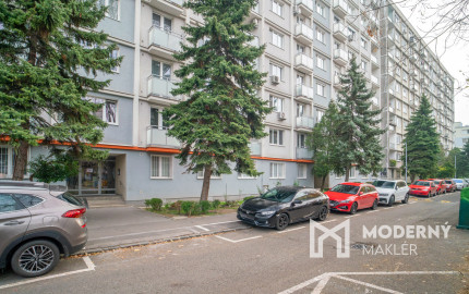 Na predaj 2-izbový byt s balkónom po kompletnej rekonštrukcii v Ružinove