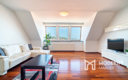 Na predaj priestranný 4-izbový byt pod hradom v centre Bratislavy