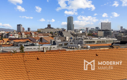 Na predaj priestranný 4-izbový byt pod hradom v centre Bratislavy