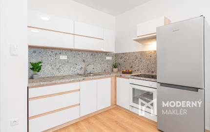 REZERVOVANÉ: Na prenájom 2-izbový byt s balkónom a garážovým státím v projekte MIKO, Trnava