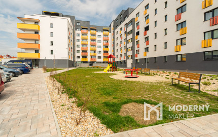 REZERVOVANÉ: Na prenájom 2-izbový byt s balkónom a garážovým státím v projekte MIKO, Trnava