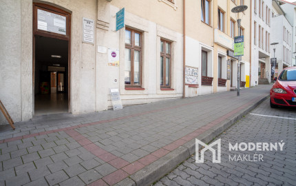 Na prenájom obchodný priestor v centre Bratislavy
