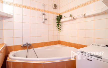 REZERVOVANÉ :Na prenájom veľkometrážny 2-izbový byt v Nitre