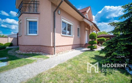 REZERVOVANÉ: Na predaj 4-izbový rodinný dom neďaleko centra Malaciek