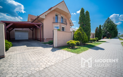 REZERVOVANÉ: Na predaj 4-izbový rodinný dom neďaleko centra Malaciek