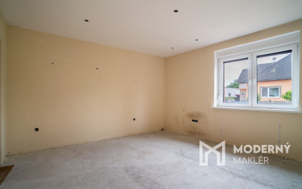 Na predaj pôvodný 3-izbový rodinný dom s potenciálom v Trenčíne, časť Zlatovce