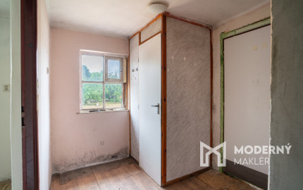 Na predaj pôvodný 3-izbový rodinný dom s potenciálom v Trenčíne, časť Zlatovce