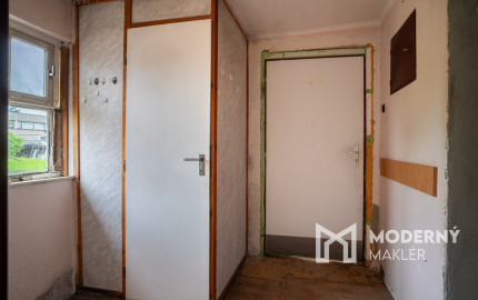 Na predaj pôvodný 3-izbový rodinný dom s potenciálom v Trenčíne, časť Zlatovce