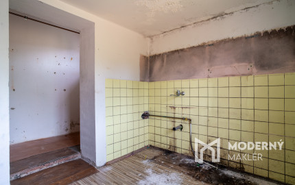 Na predaj pôvodný 3-izbový rodinný dom s potenciálom v Trenčíne, časť Zlatovce