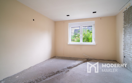 Na predaj pôvodný 3-izbový rodinný dom s potenciálom v Trenčíne, časť Zlatovce