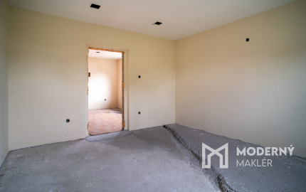 Na predaj pôvodný 3-izbový rodinný dom s potenciálom v Trenčíne, časť Zlatovce