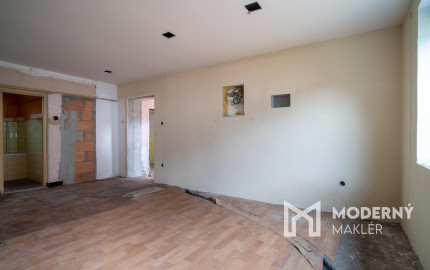 Na predaj pôvodný 3-izbový rodinný dom s potenciálom v Trenčíne, časť Zlatovce