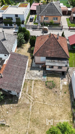 Na predaj pôvodný 3-izbový rodinný dom s potenciálom v Trenčíne, časť Zlatovce
