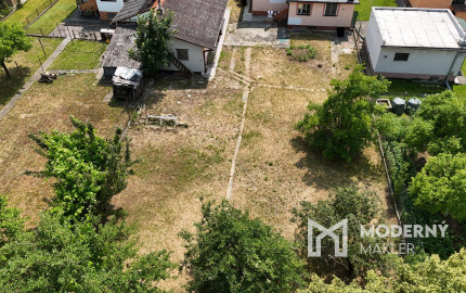 Na predaj starší rodinný dom s veľkým pozemkom v Trenčíne, časť Zlatovce