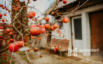 PREDANÉ: Na predaj priestranný rodinný dom v obci Beluša