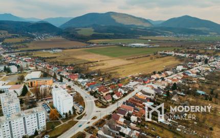 PREDANÉ: Na predaj priestranný rodinný dom v obci Beluša