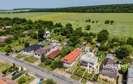 Na predaj rozmerný pozemok vhodný na výstavbu v obci Moravany časť Lučkovce