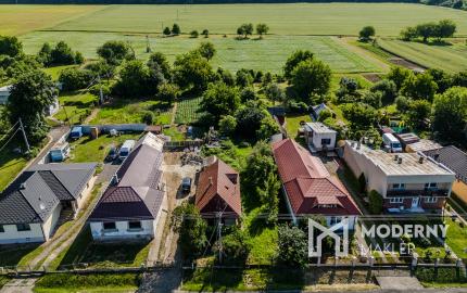 Na predaj rozmerný pozemok vhodný na výstavbu v obci Moravany časť Lučkovce