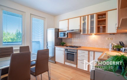 Na prenájom 3-izbový byt v Petržalke na Holičskej ulici