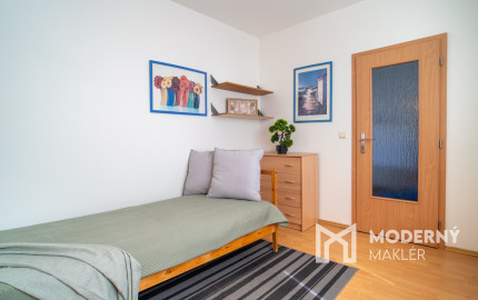 Na prenájom 3-izbový byt v Petržalke na Holičskej ulici