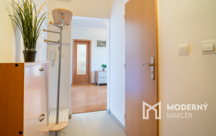Na prenájom 3-izbový byt v Petržalke na Holičskej ulici