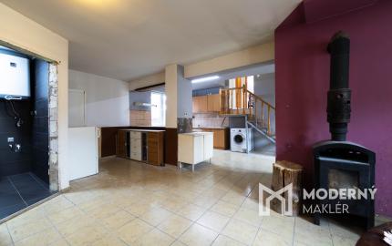 Na predaj 5-izbový byt s terasou a parkovacím miestom v obci Lipovec