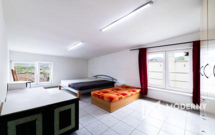 Na predaj 5-izbový byt s terasou a parkovacím miestom v obci Lipovec