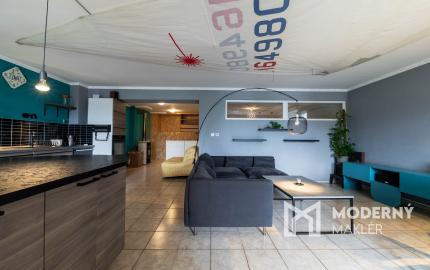 Na predaj 3-izbový byt s terasou, predzáhradkou a parkovacím miestom v obci Lipovec