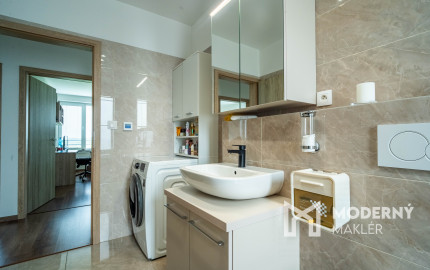 REZERVOVANÉ:Na predaj rodinný dom s terasou v Dunajskej Lužnej