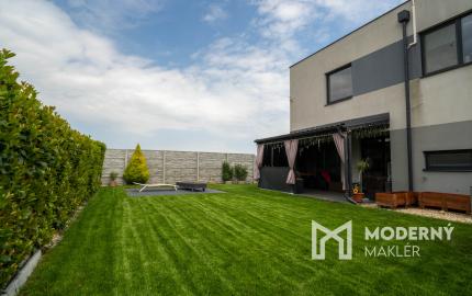 REZERVOVANÉ:Na predaj rodinný dom s terasou v Dunajskej Lužnej