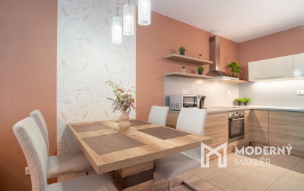 REZERVOVANÉ: Na predaj priestranný 3-izbový byt na Slávičej ulici v Senci