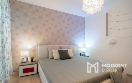 REZERVOVANÉ: Na predaj priestranný 3-izbový byt na Slávičej ulici v Senci