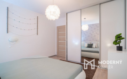 REZERVOVANÉ: Na predaj priestranný 3-izbový byt na Slávičej ulici v Senci