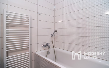 REZERVOVANÉ: Na predaj priestranný 3-izbový byt na Slávičej ulici v Senci