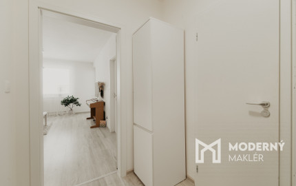 REZERVOVANÉ: Na predaj kompletne zariadený 2-izbový byt v Trenčíne