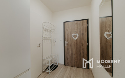 REZERVOVANÉ: Na predaj kompletne zariadený 2-izbový byt v Trenčíne