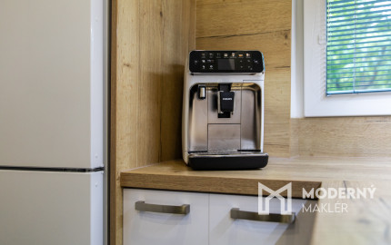 REZERVOVANÉ: Na predaj priestranný 3-izbový byt v Bratislave - Ružinov