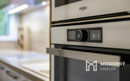 REZERVOVANÉ: Na predaj priestranný 3-izbový byt v Bratislave - Ružinov