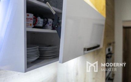 REZERVOVANÉ: Na predaj priestranný 3-izbový byt v Bratislave - Ružinov