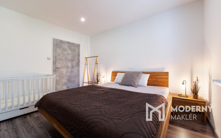 REZERVOVANÉ: Na predaj priestranný 3-izbový byt v Bratislave - Ružinov